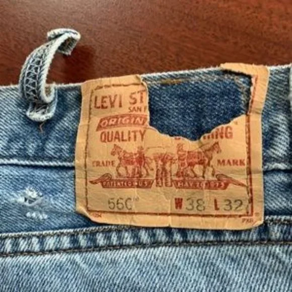 Vintage men’s 560 Levi’s mom jeans - Picture 5 of 10